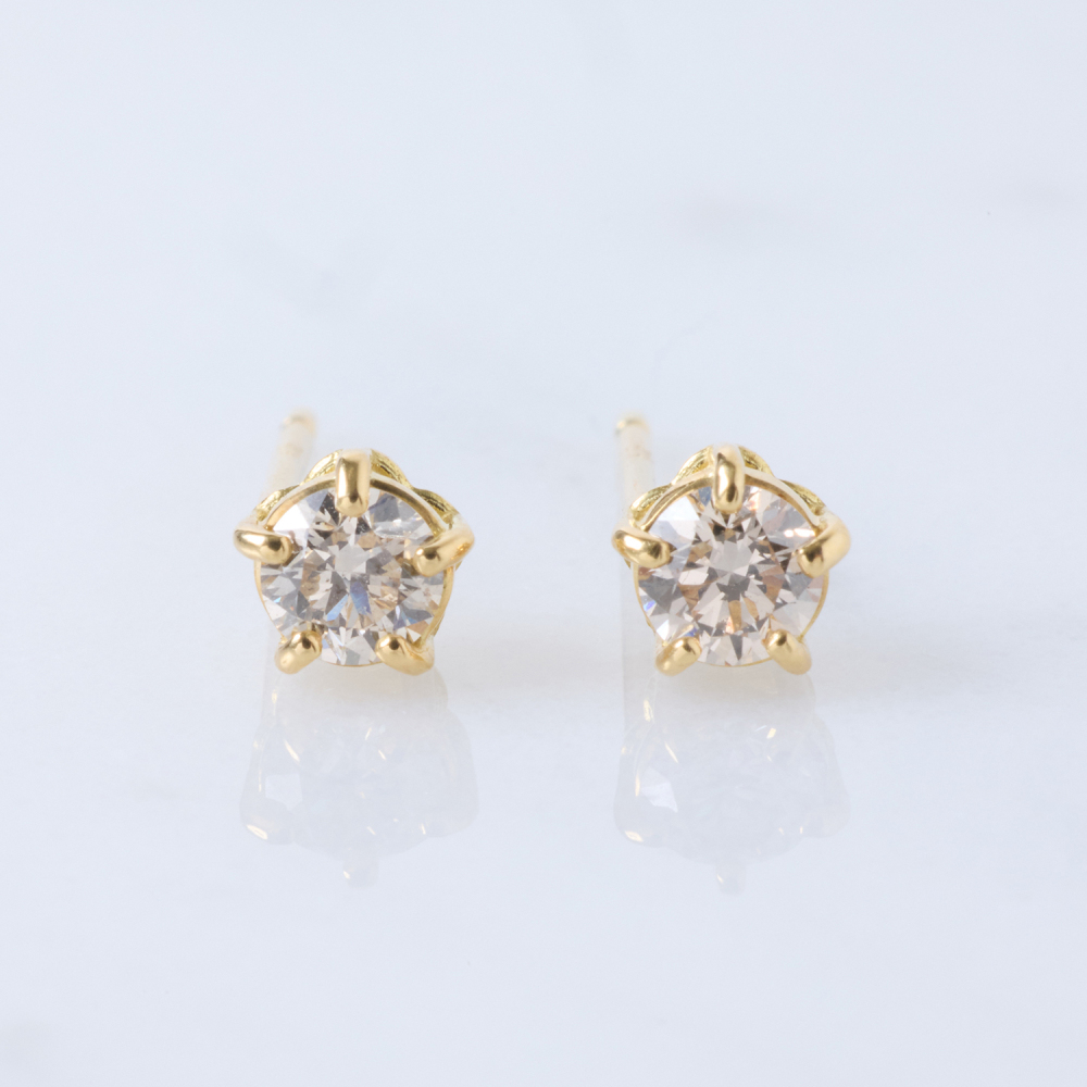 18K 一粒ダイヤモンドピアス